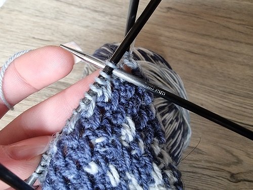 Blog-Inhaltsbild für 'Kostenlose Strickanleitung Norwegersocken'